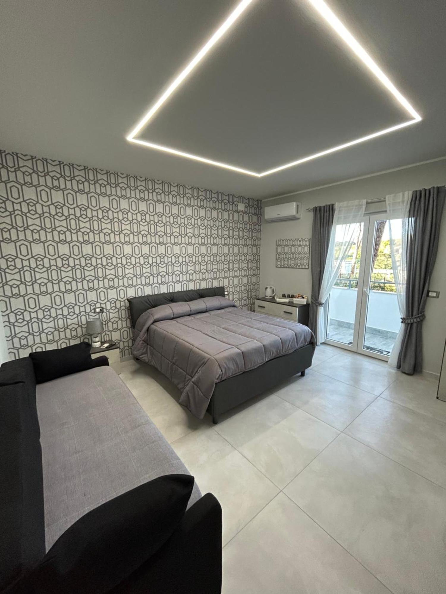 Skycity 2 B&B Napels Buitenkant foto